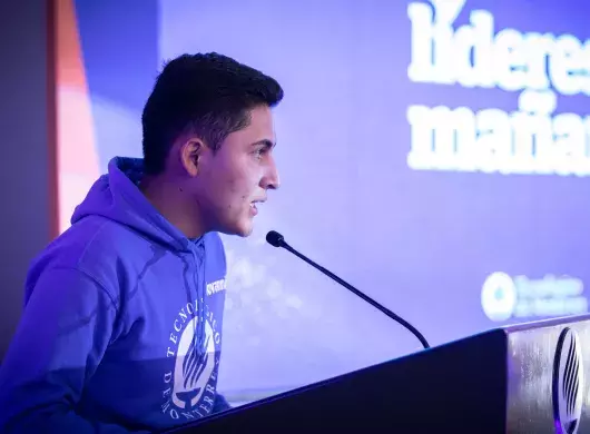 Yovanni Guerrero durante presentación de Líderes del Mañana