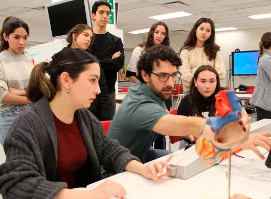 Alumnos de PrepaTec participaron en actividades de simulación de procedimientos cardiovasculares.