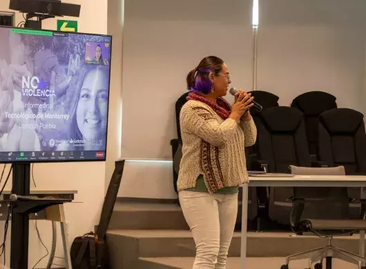 Xanat Vaitiare en la presentación de resultados del programa