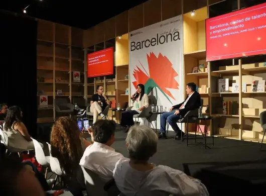 Emprender en el extranjero, el tema del panel en la FIL Guadalajara en el que participaron EXATEC.