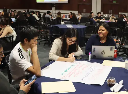Generan jóvenes diálogo por la igualdad entre universidades