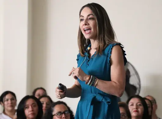 Congreso en PrepaTec reunió especialistas y familias para abordar retos adolescentes, destacando el vínculo familiar, comunicación y educación en valores como clave para prevenir conductas de riesgo.