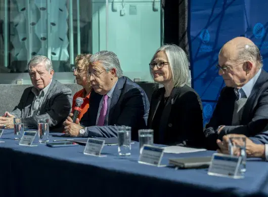Directivos del Tecnológico de Monterrey y Fundación Comunitaria de Puebla durante la firma de convenio de colaboración científica en campus Puebla