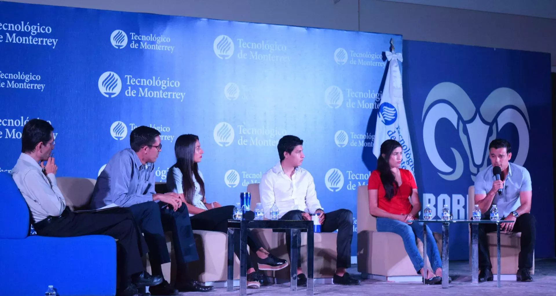 Deportistas de alto rendimiento visitan Campus Sinaloa 