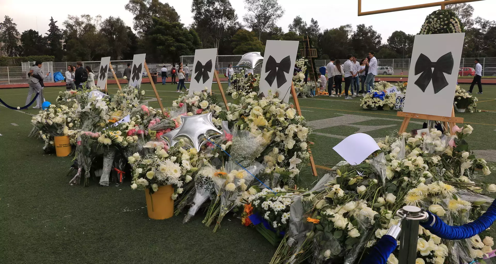 homenaje a los cinco alumnos fallecidos