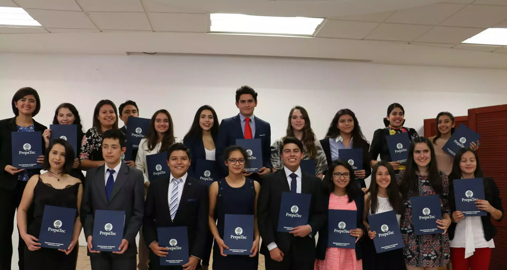 Estudiantes de Prepa Tec destacan por su participación en el Concurso de Comunicación Oral, donde la victoria se la llevó Esdras Felipe Tranquilino Arana.