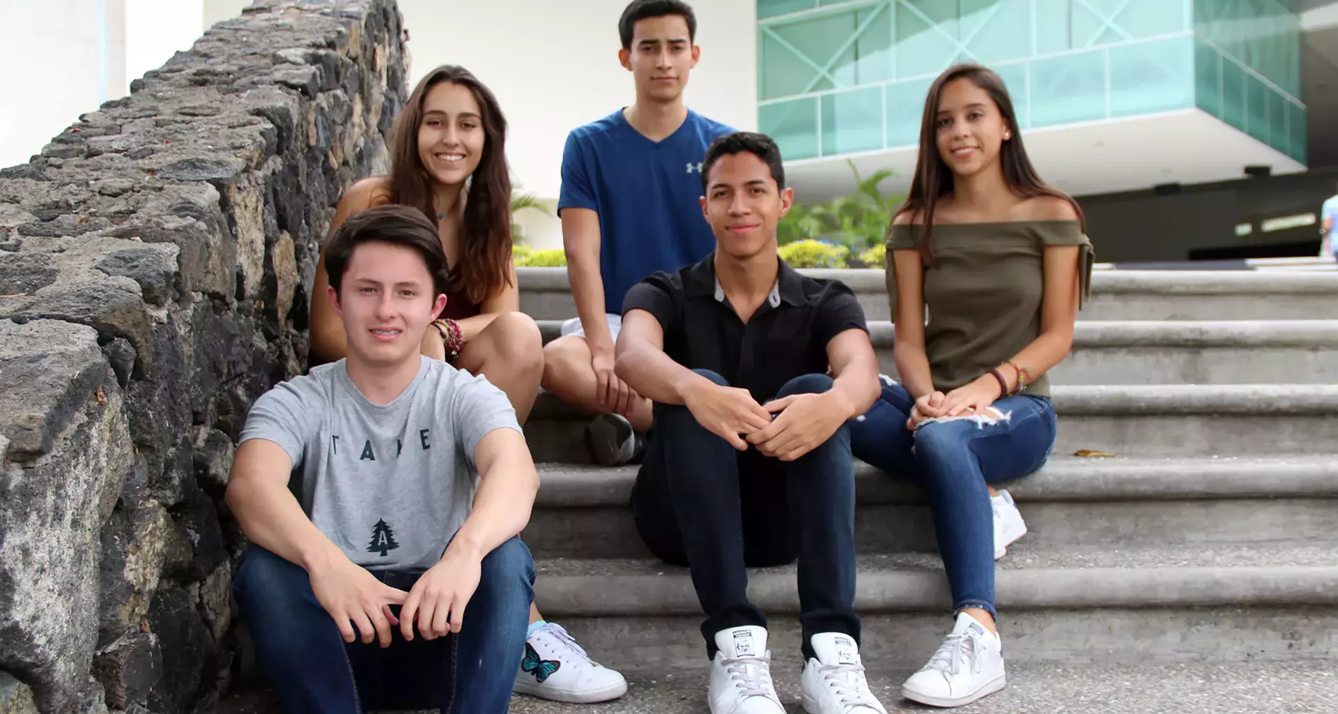 Alumnos ganadores de la beca "Jóvenes en Acción"