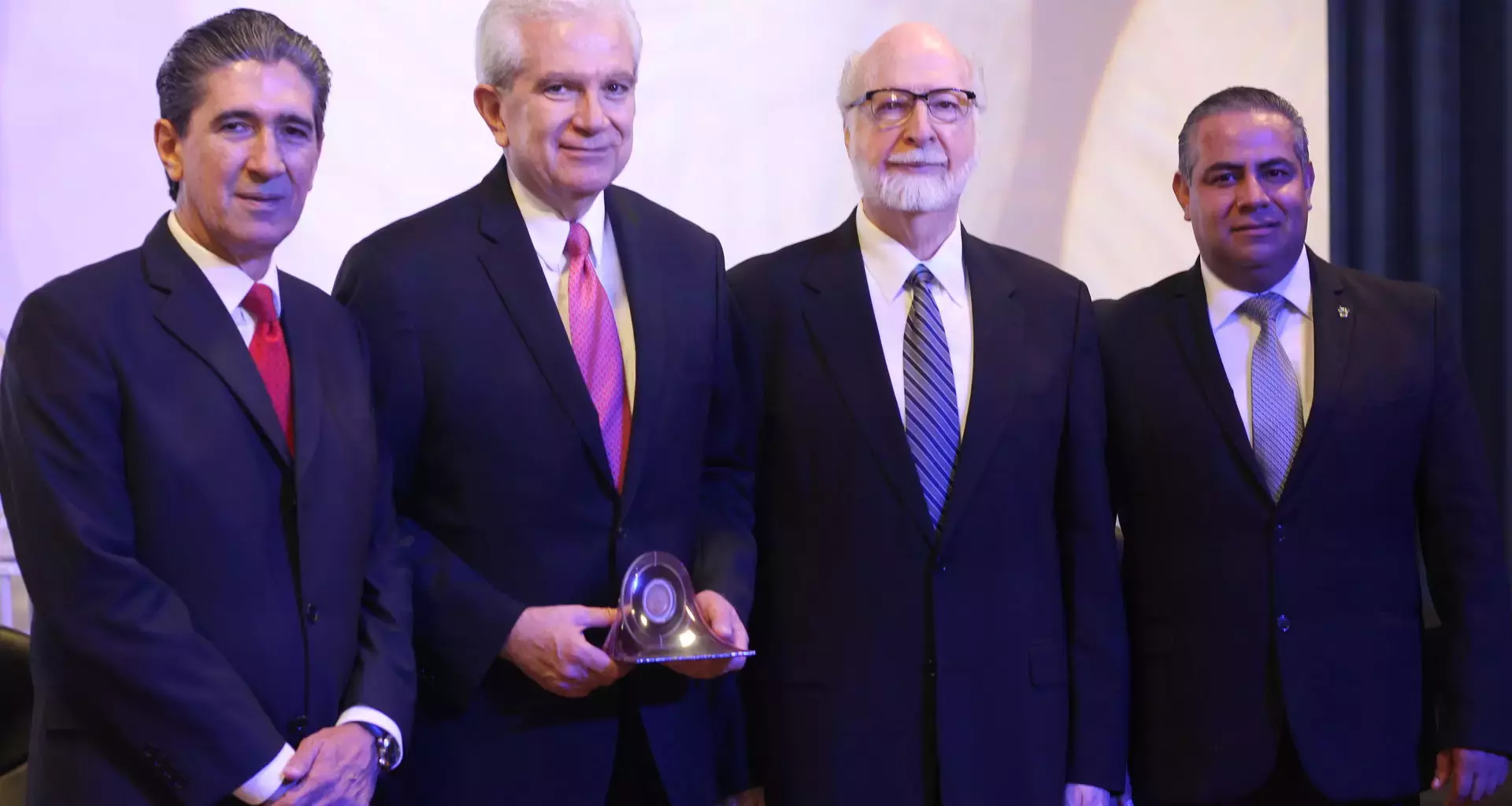 Integrantes del presidium de la graduación en Campus Tampico