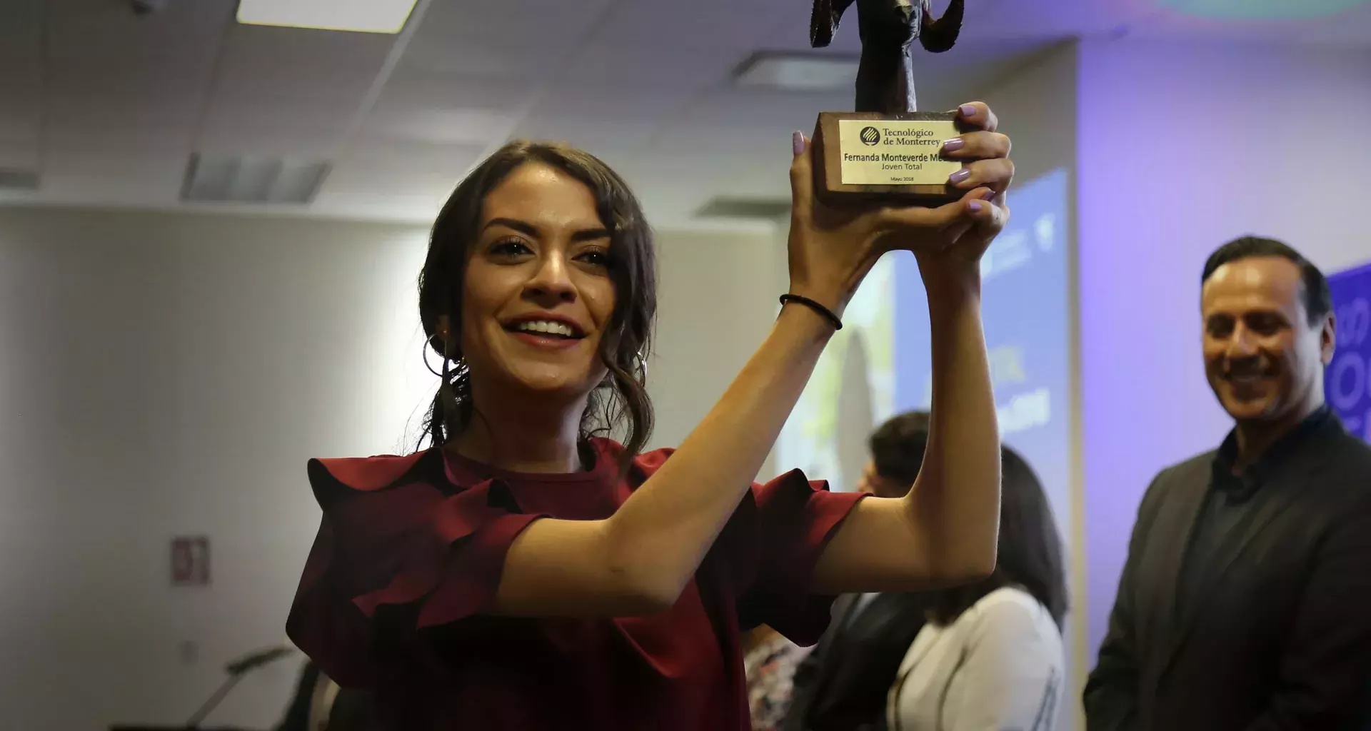 Alumna ganadora del premio Joven Total