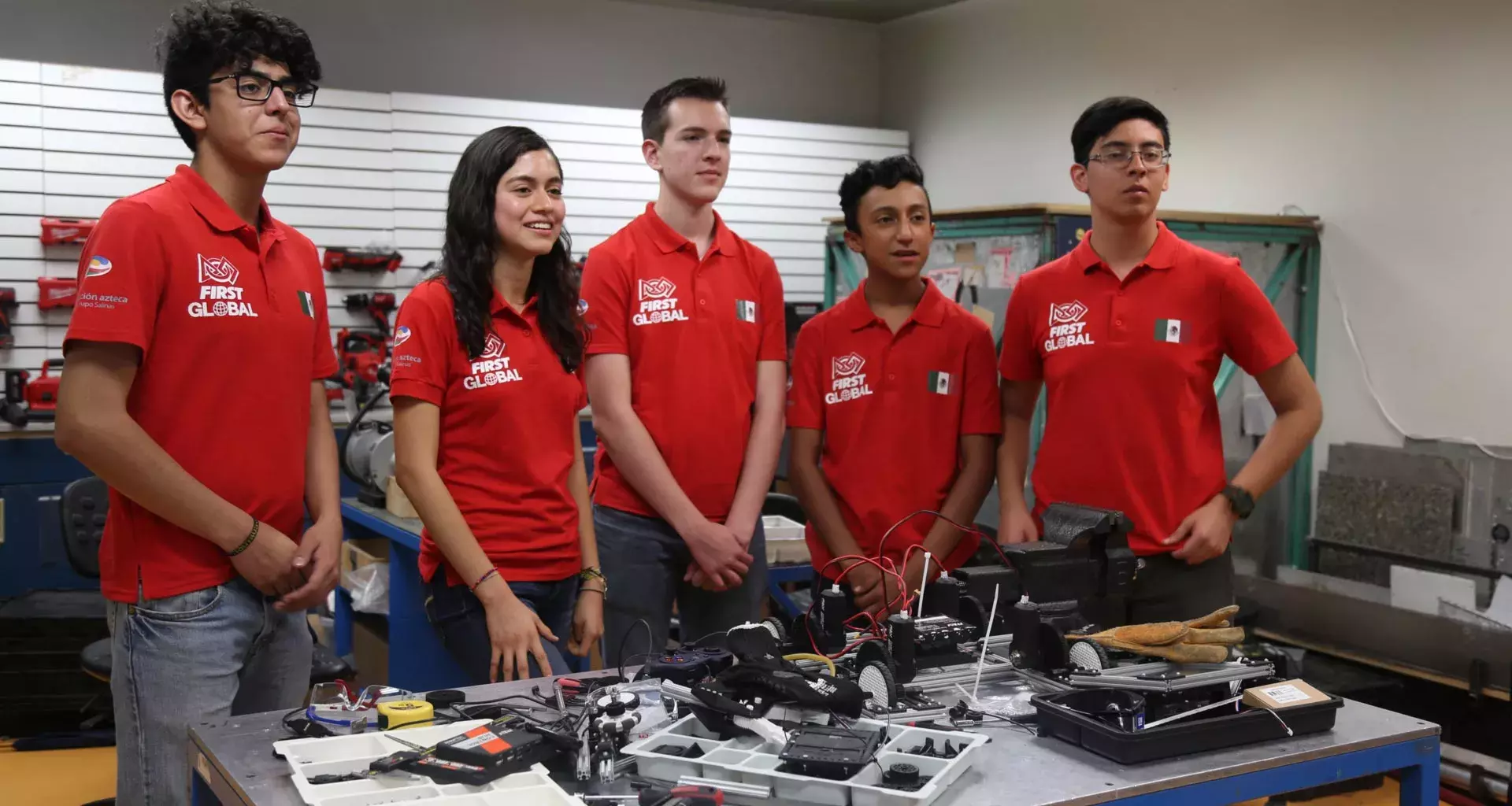 Estos son los 5 jóvenes que representarán a México en olimpiada FIRST