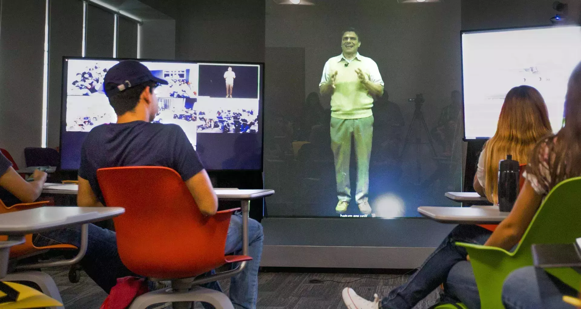 “My professor is a hologram!” Tec gives its first class à la Star Wars