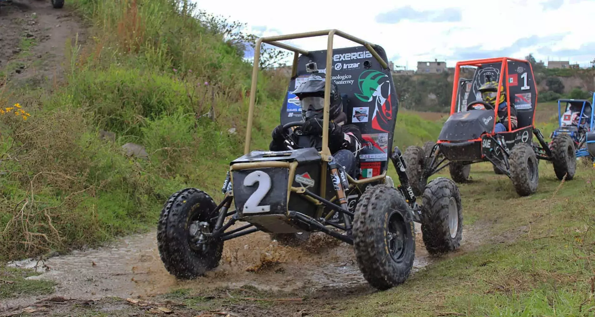 Equipo minibaja EXERGÍA Tec Qro