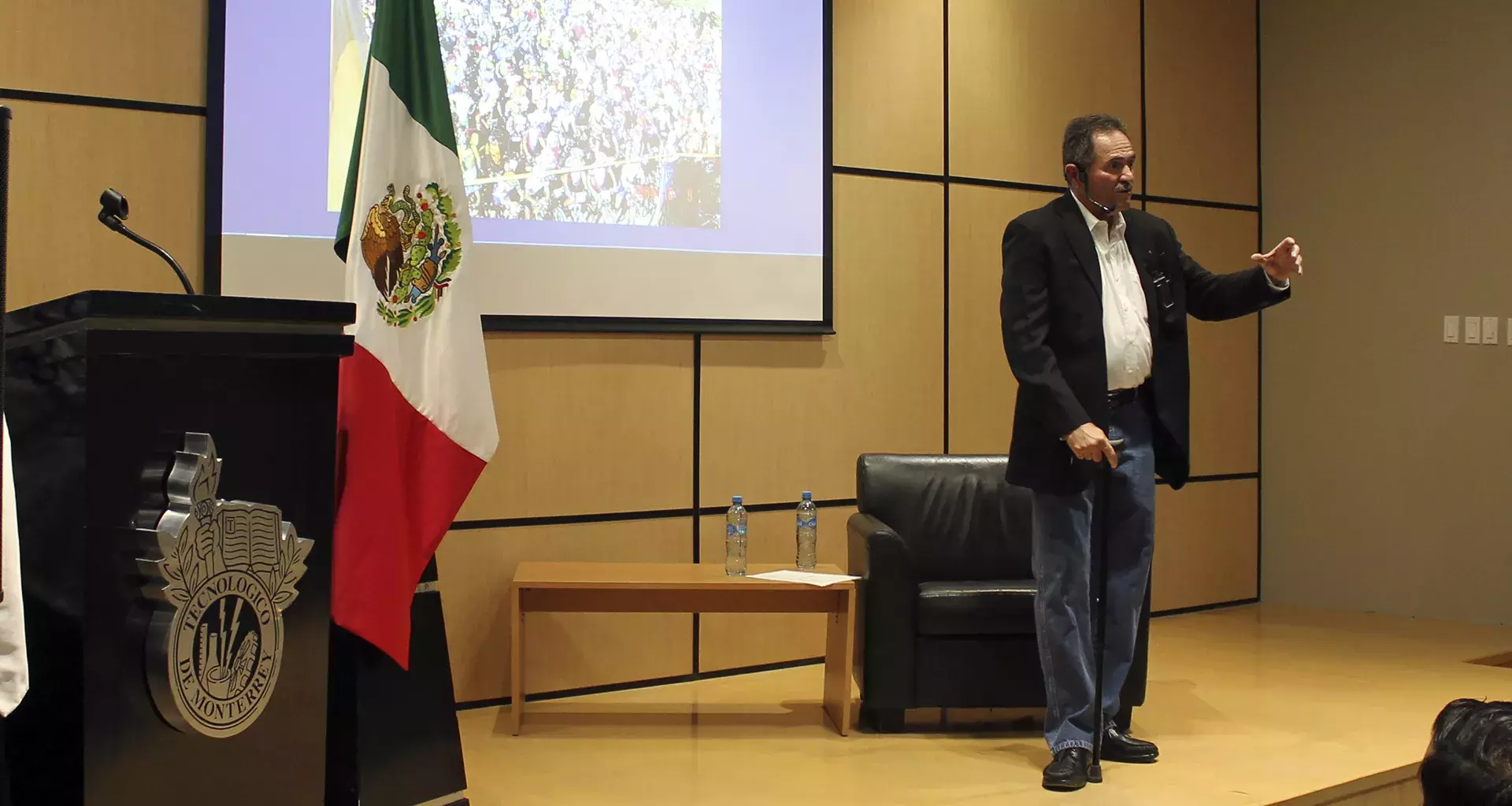 Conferencia cómo deja huella un líder