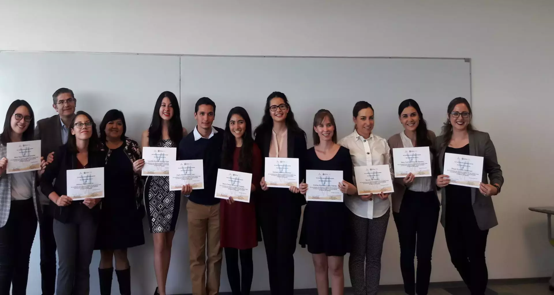 Estudiantes de Semestre i colaboran con Proyecto Vive " "Trust For The Americas"