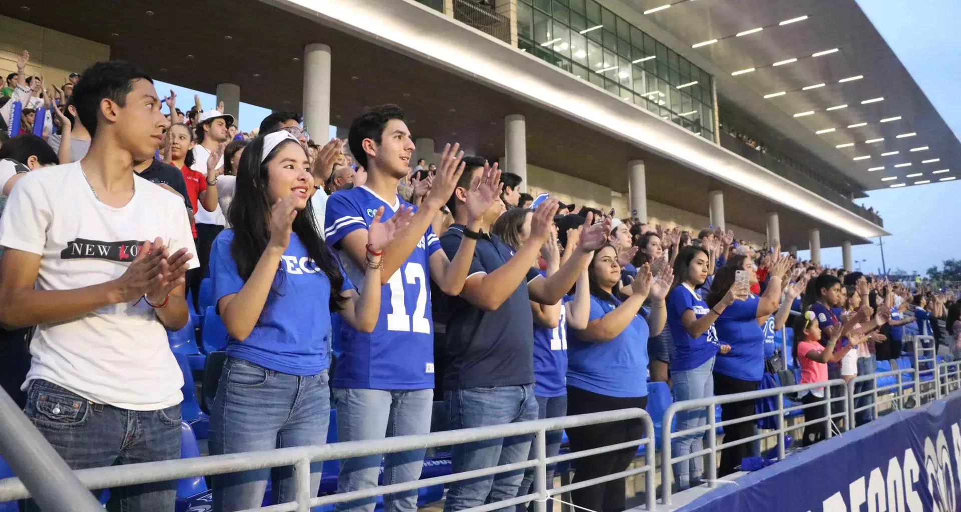 Vive el Fan Fest: parrillada y batucada para alentar a los Borregos