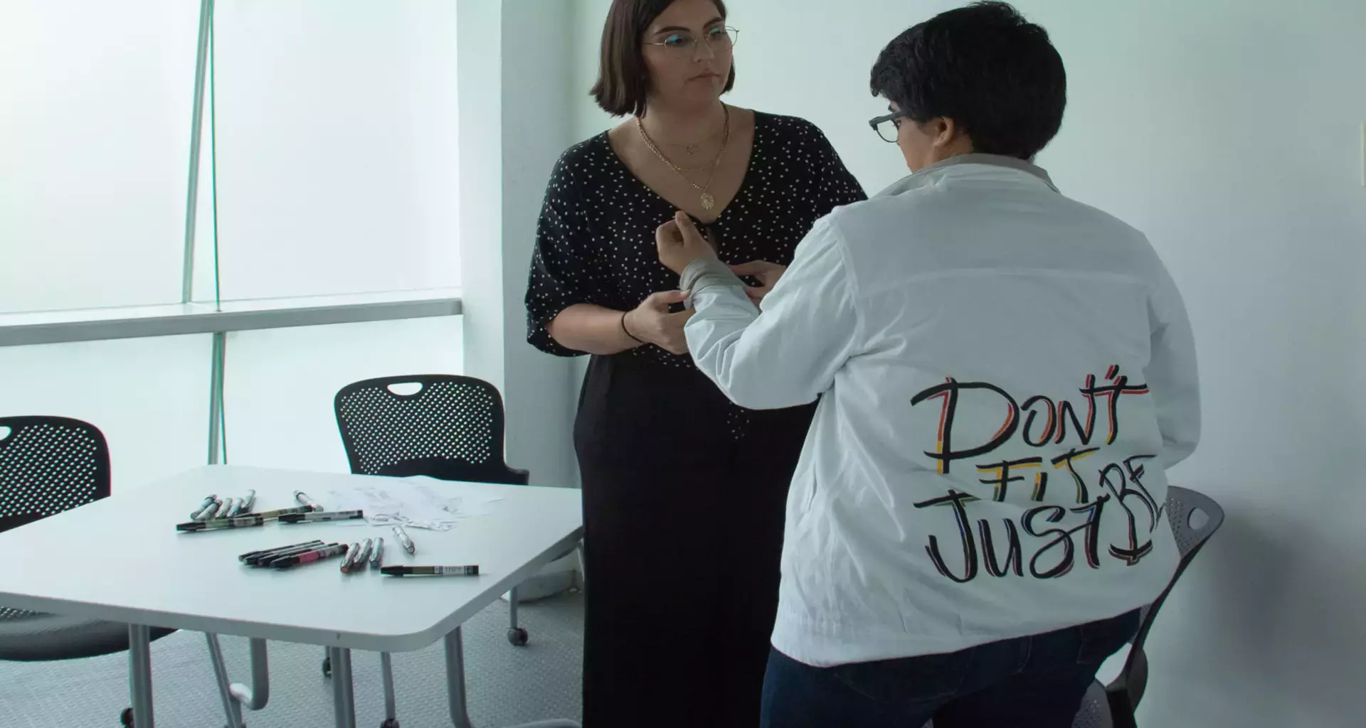 Alumnas del Tec con su marca ION