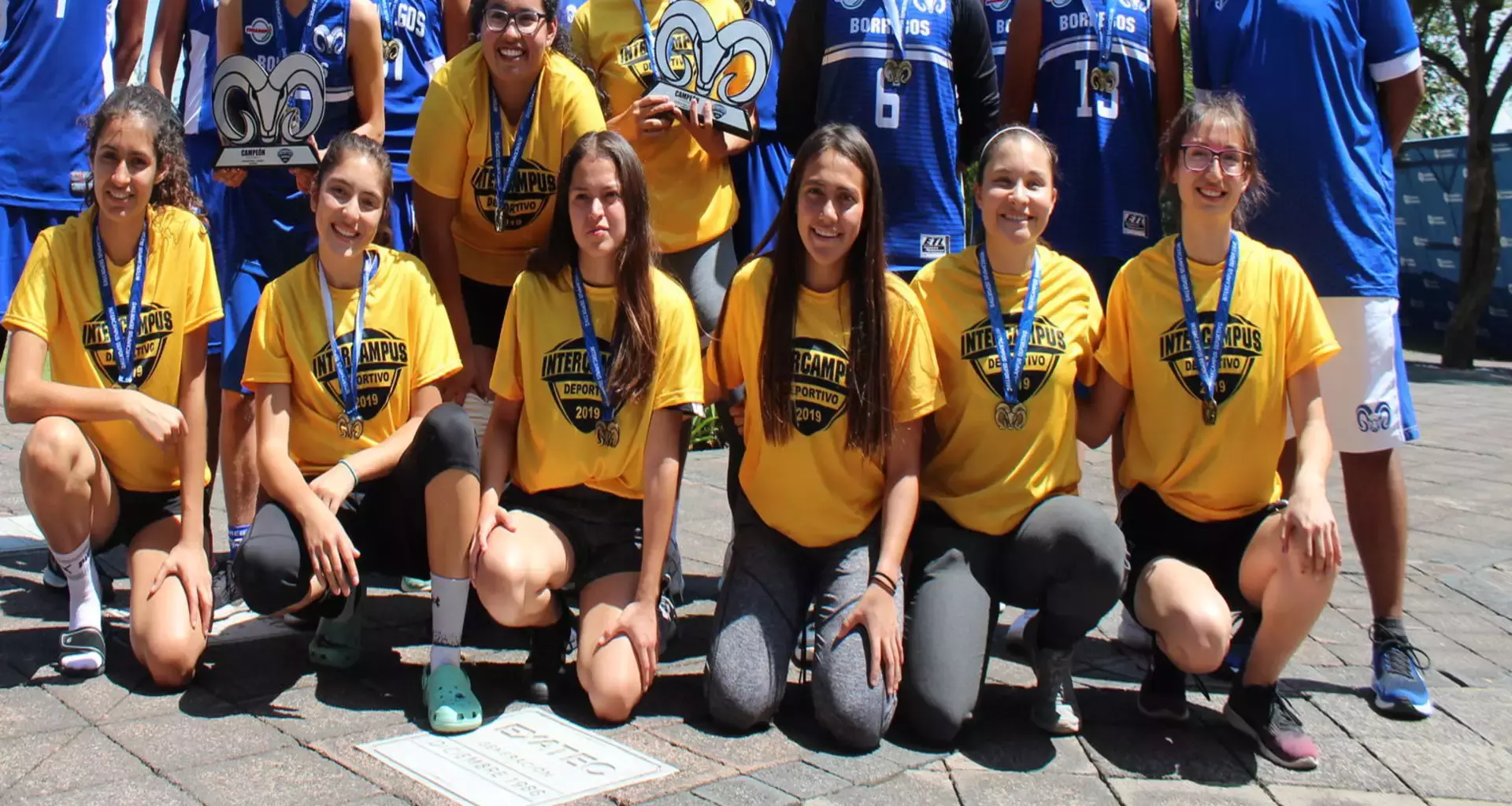 Equipos de basquetbol varonil y femenil