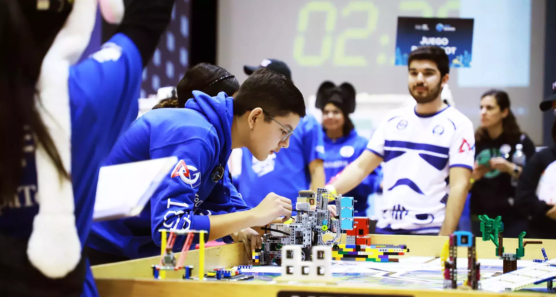 TECMINATORS equipo de robótica de la Secundaria del Tec de Monterrey