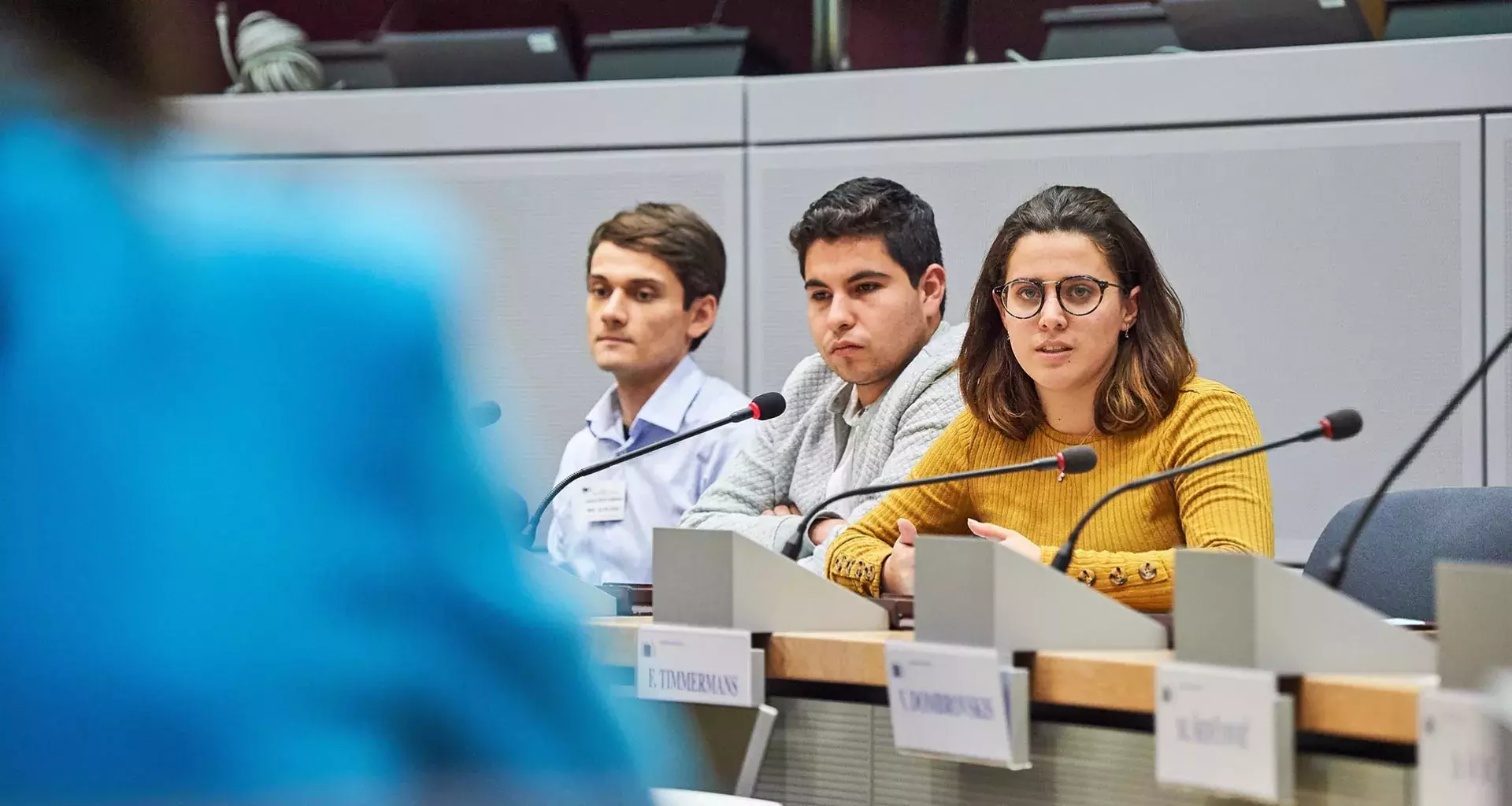 Alumnos del Tec presentando proyecto en la Unión Europea