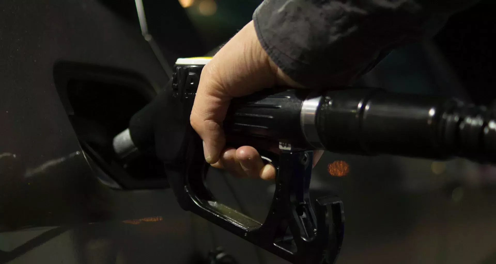 Do you know why the price of gasoline went down? An expert explains