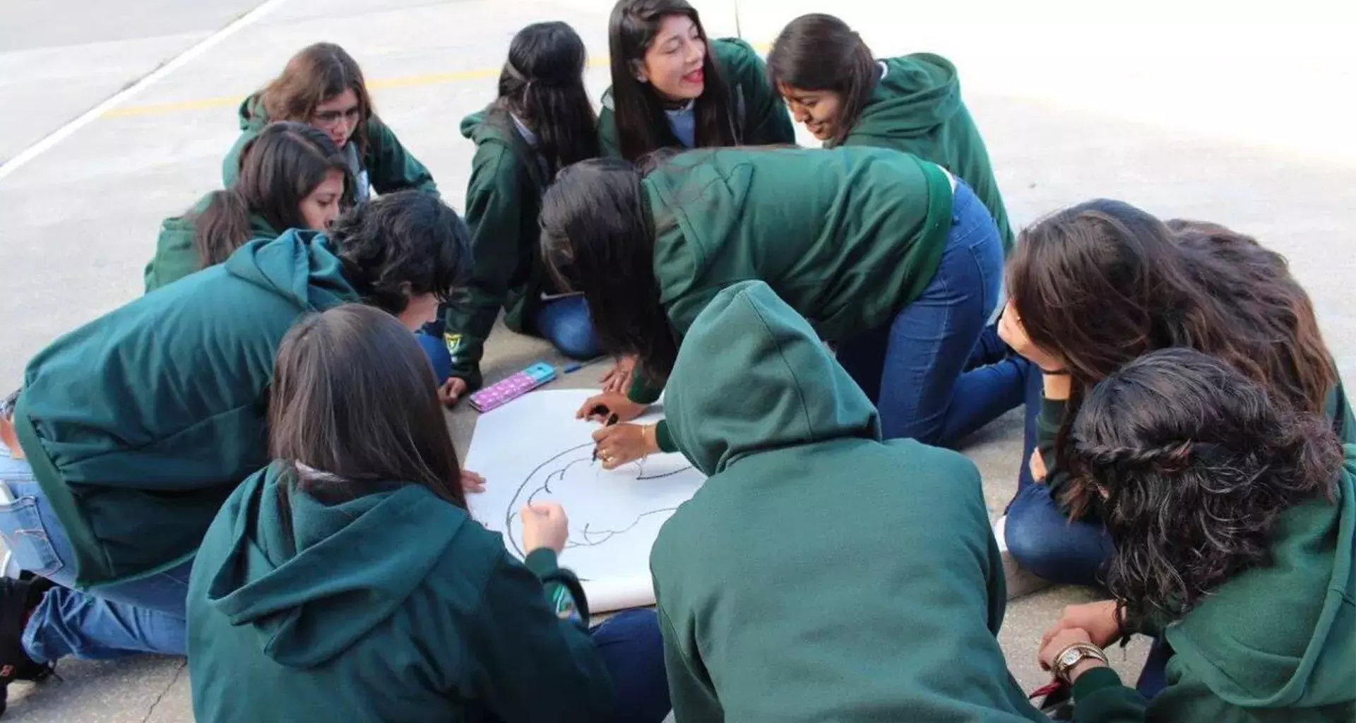 La beca "De Líder a Líder" le esta abriendo las puertas a muchos estudiantes