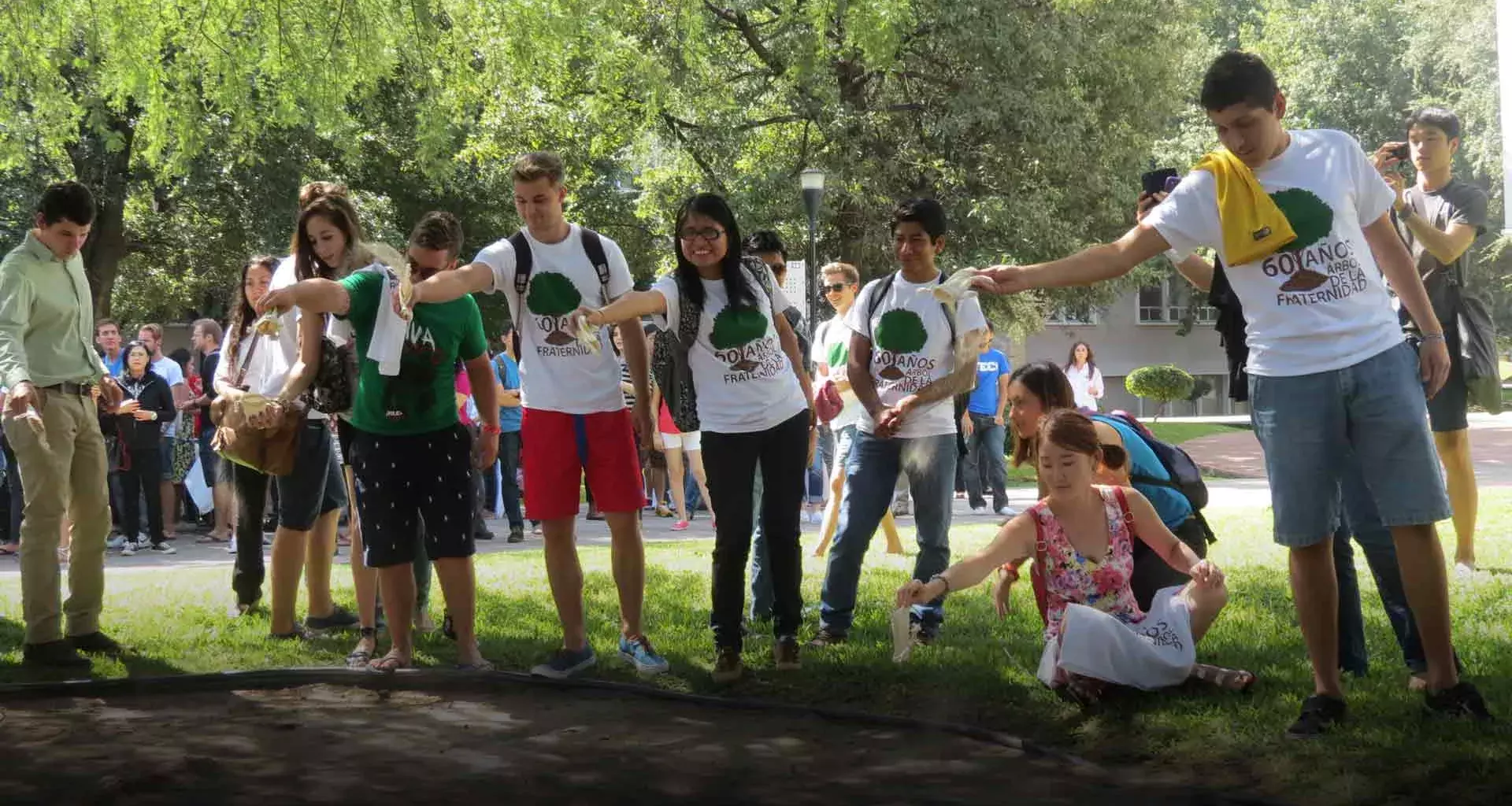 Árbol de la Fraternidad: símbolo de unión en campus Monterrey