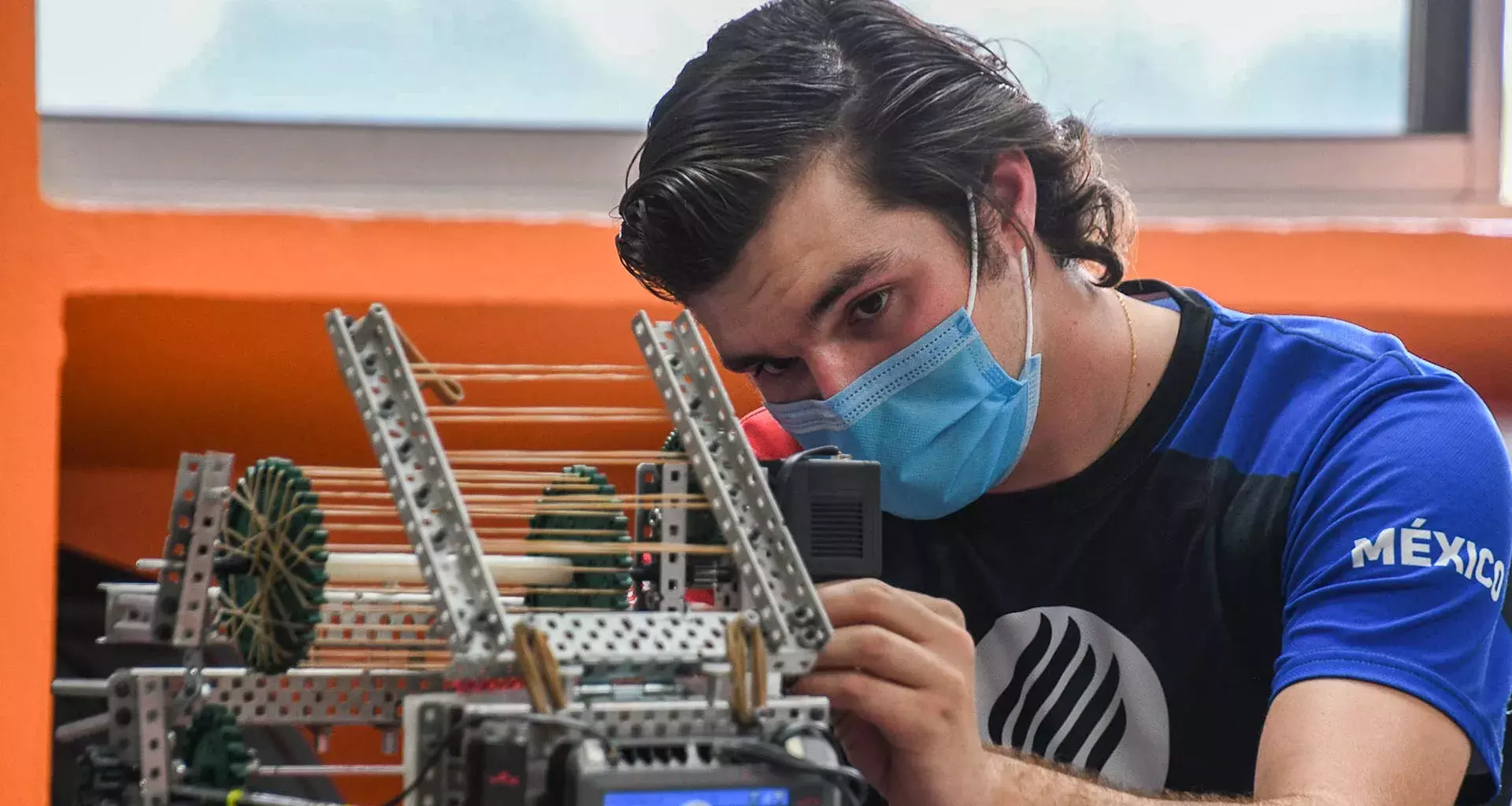 Tec campus Saltillo sobresale en torneo VEX Robotics