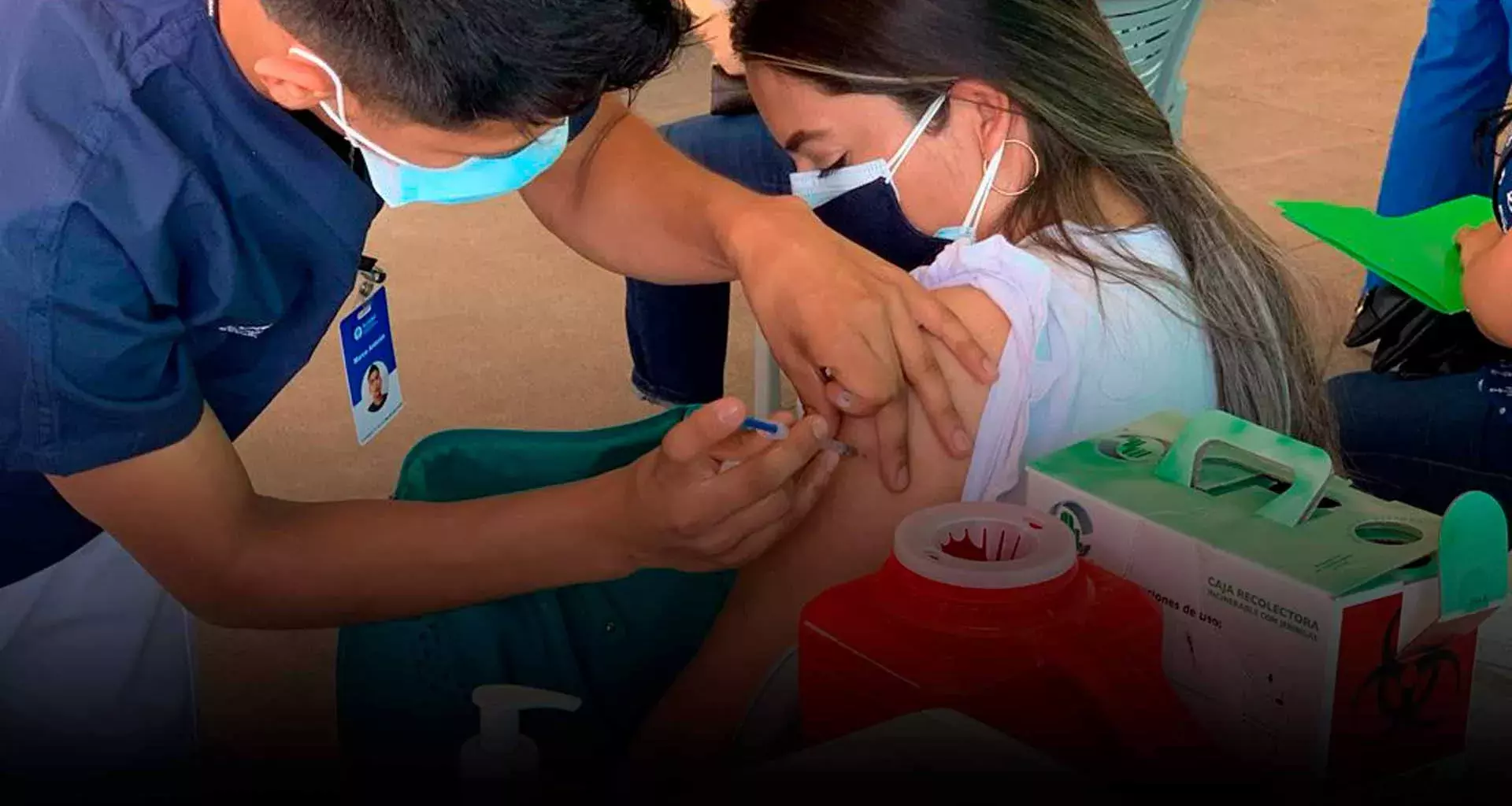 Muestran docentes orgullo y reconocimiento por vacuna 