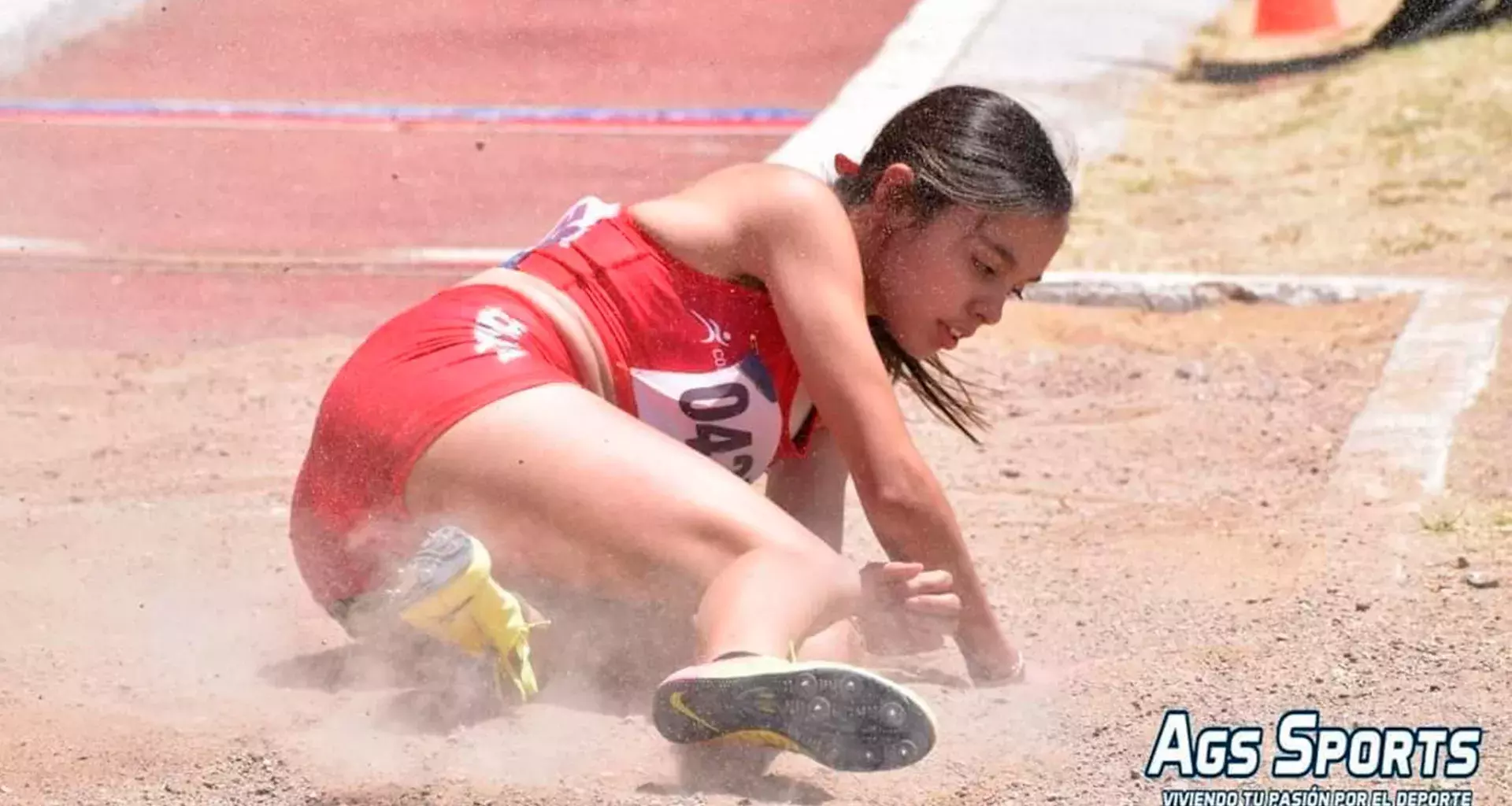 Marcela Almada EXATEC de PrepaTec Obregón representará a Sonora en Nacional de atletismo