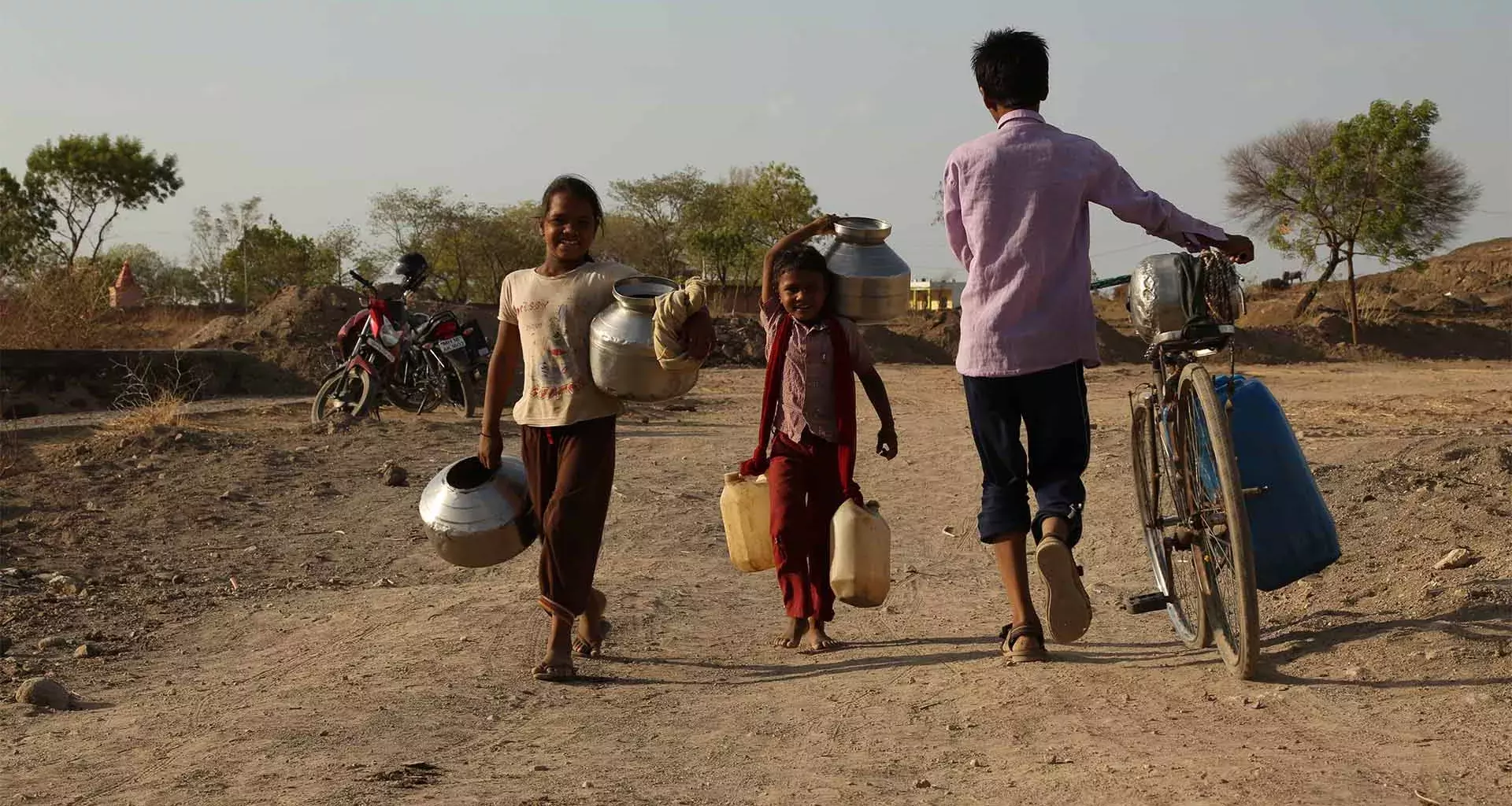 Alumnos diseñan línea de agua potable para comunidad vulnerable