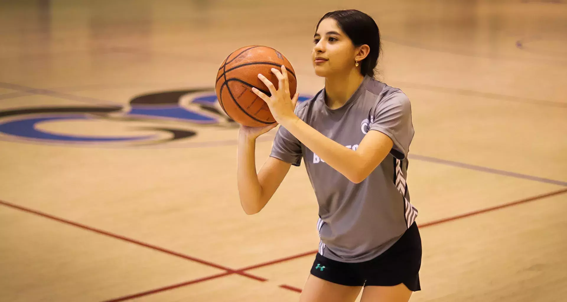 ¡Vuela a la canasta! Destaca alumna de PrepaTec en basquetbol