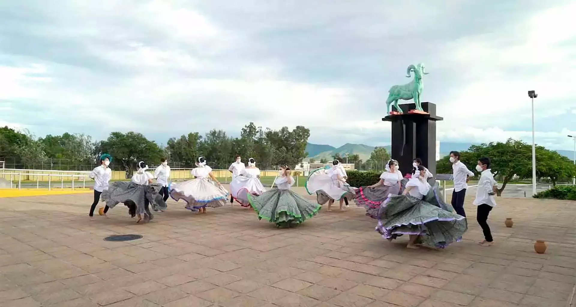 Fiesta de Humanidades en PrepaTec Santa Anita celebra el Día de Muertos.