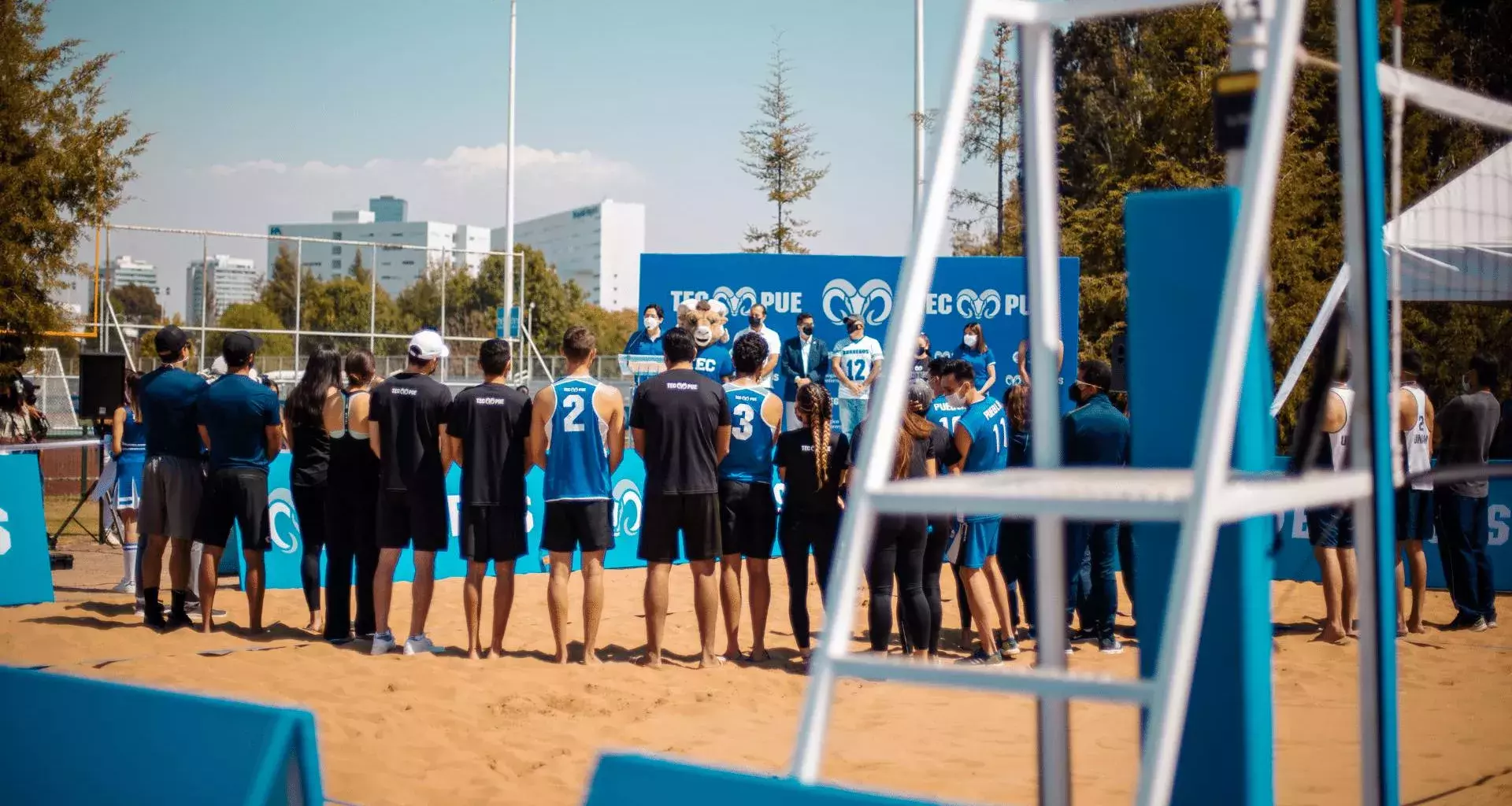 Lo cuatro representativos de voli de playa de campus Puebla lograron medalla en el nacional.