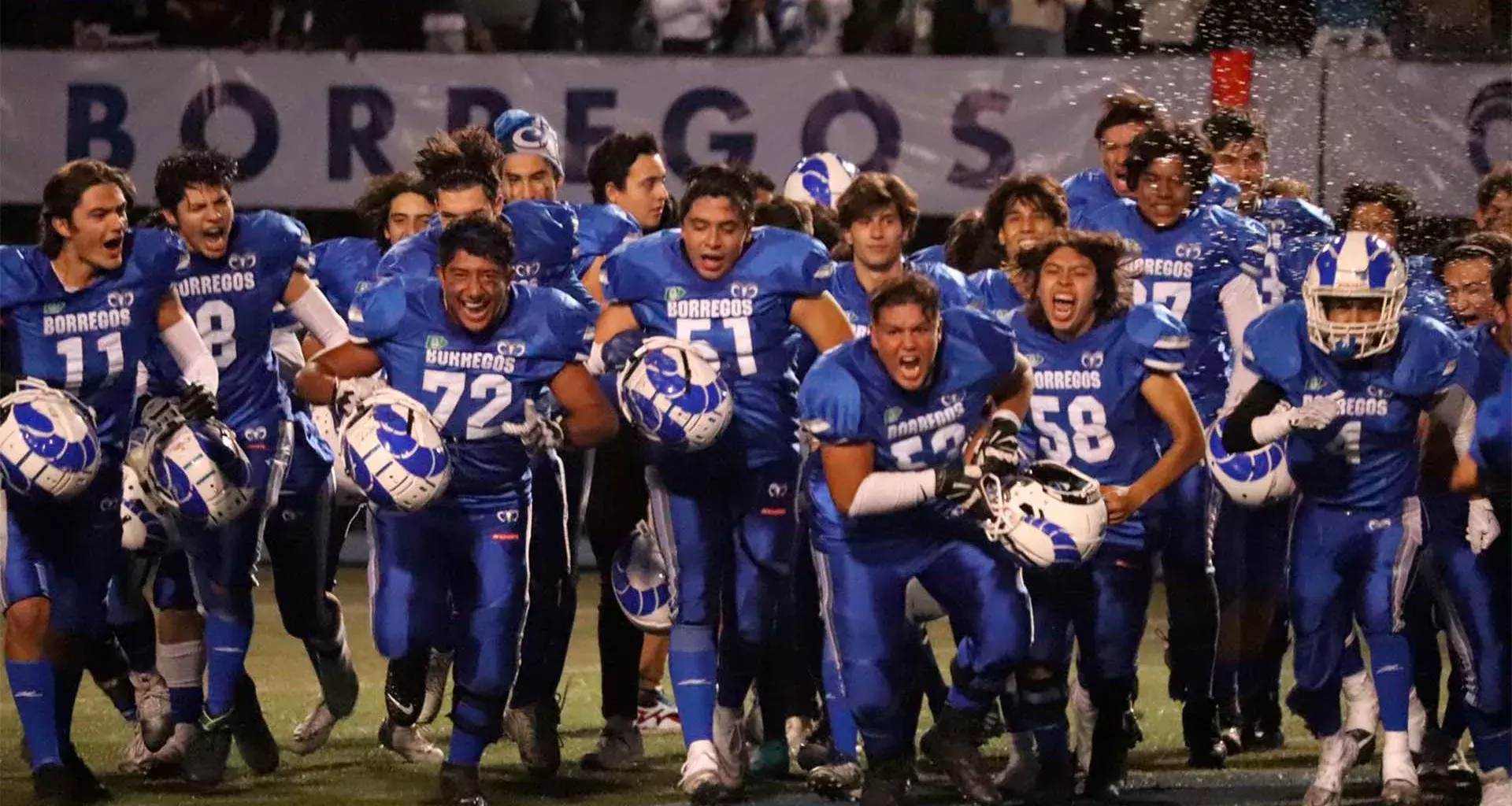 Equipo de fútbol americano juvenil Tec Santa Fe campeones de la ONEFA