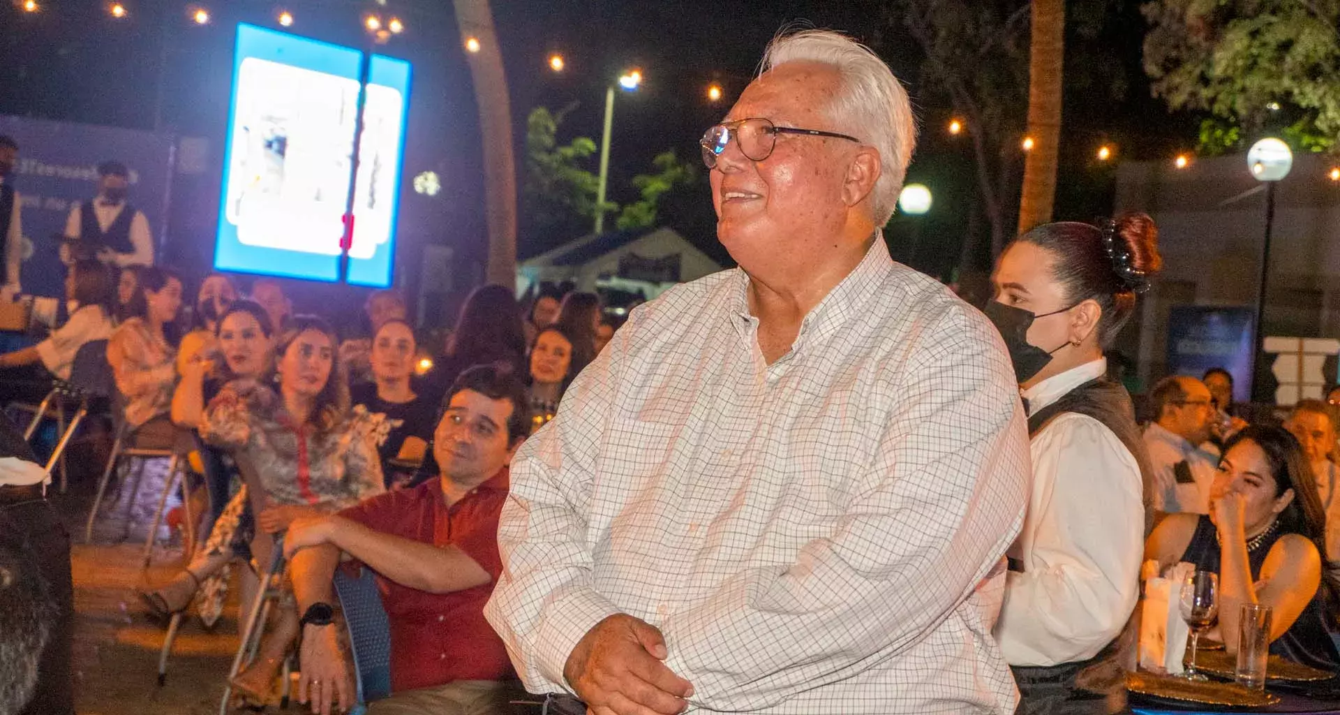 profesor humberto lopez durante evento de profesores