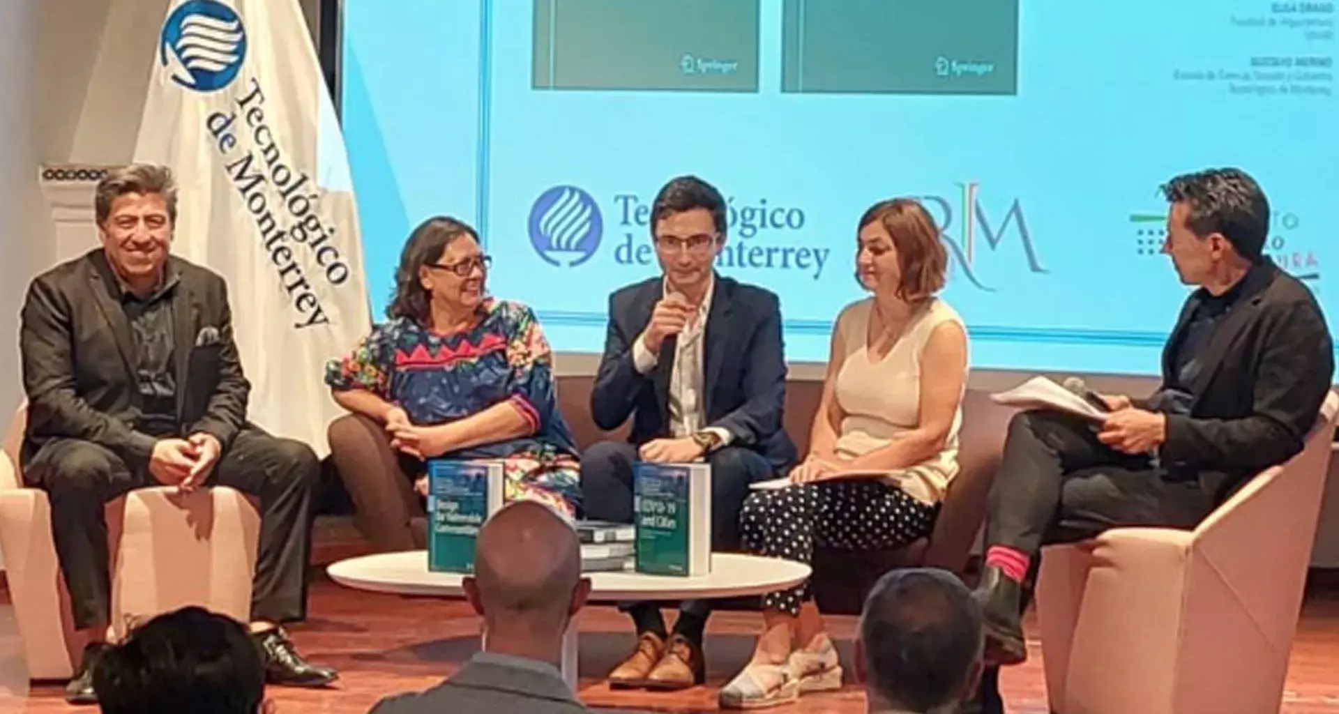 Presentación del libro en el Instituto Italiano de Cultura Ciudad de México.