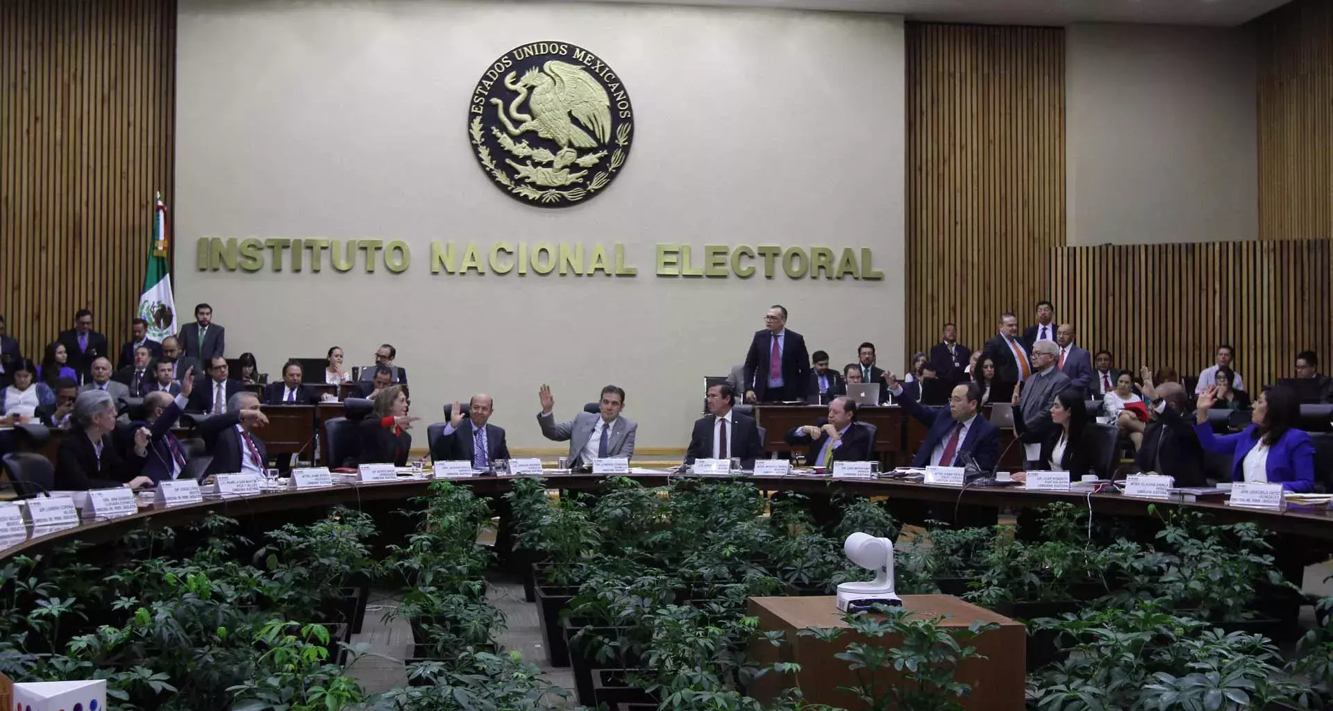 Los cambios a las leyes secundarias en materia electoral contemplan modificaciones en la estructura del Instituto Nacional Electoral.