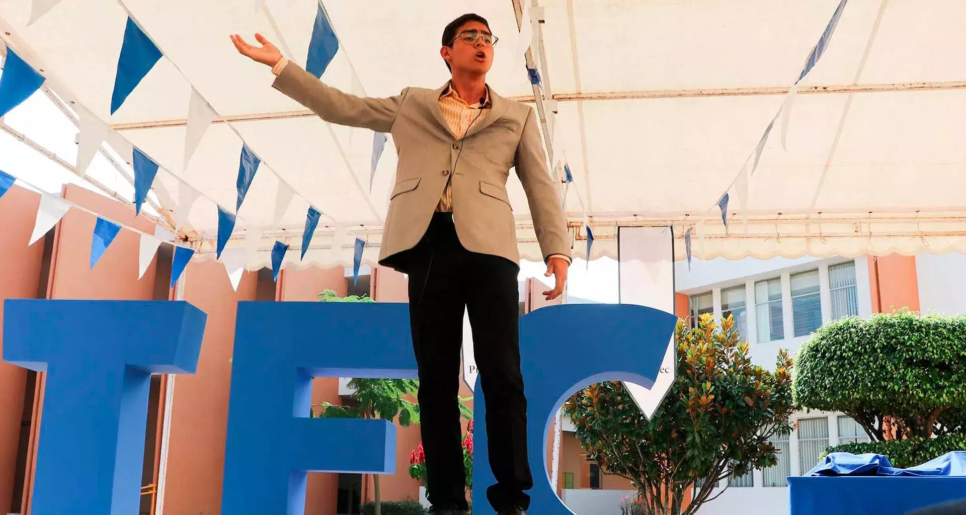 Rodrigo Culebro, estudiante PrepaTec que destaca en oratoria