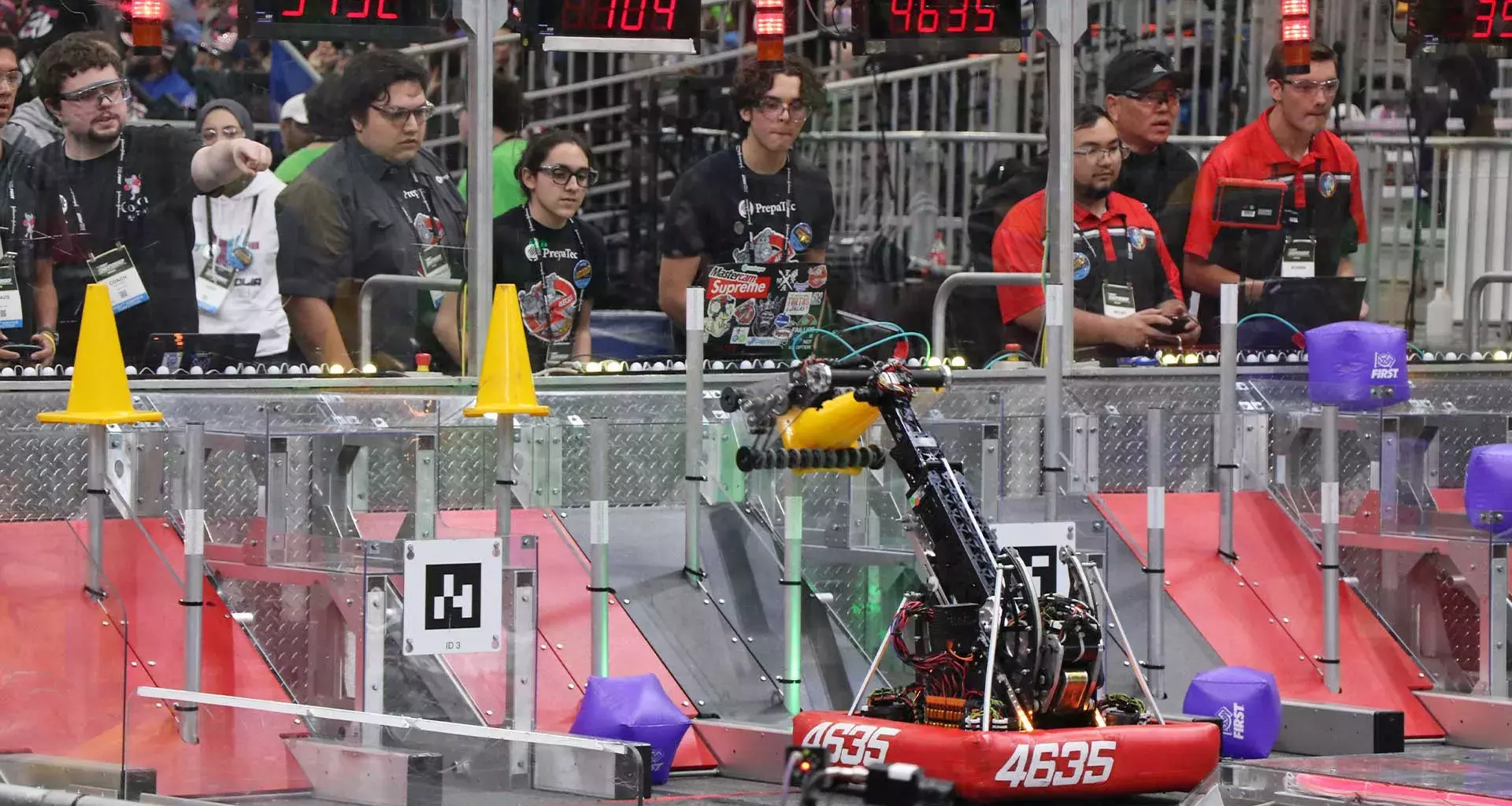 9 equipos de PrepaTec asistieron al mundial de robótica FIRST