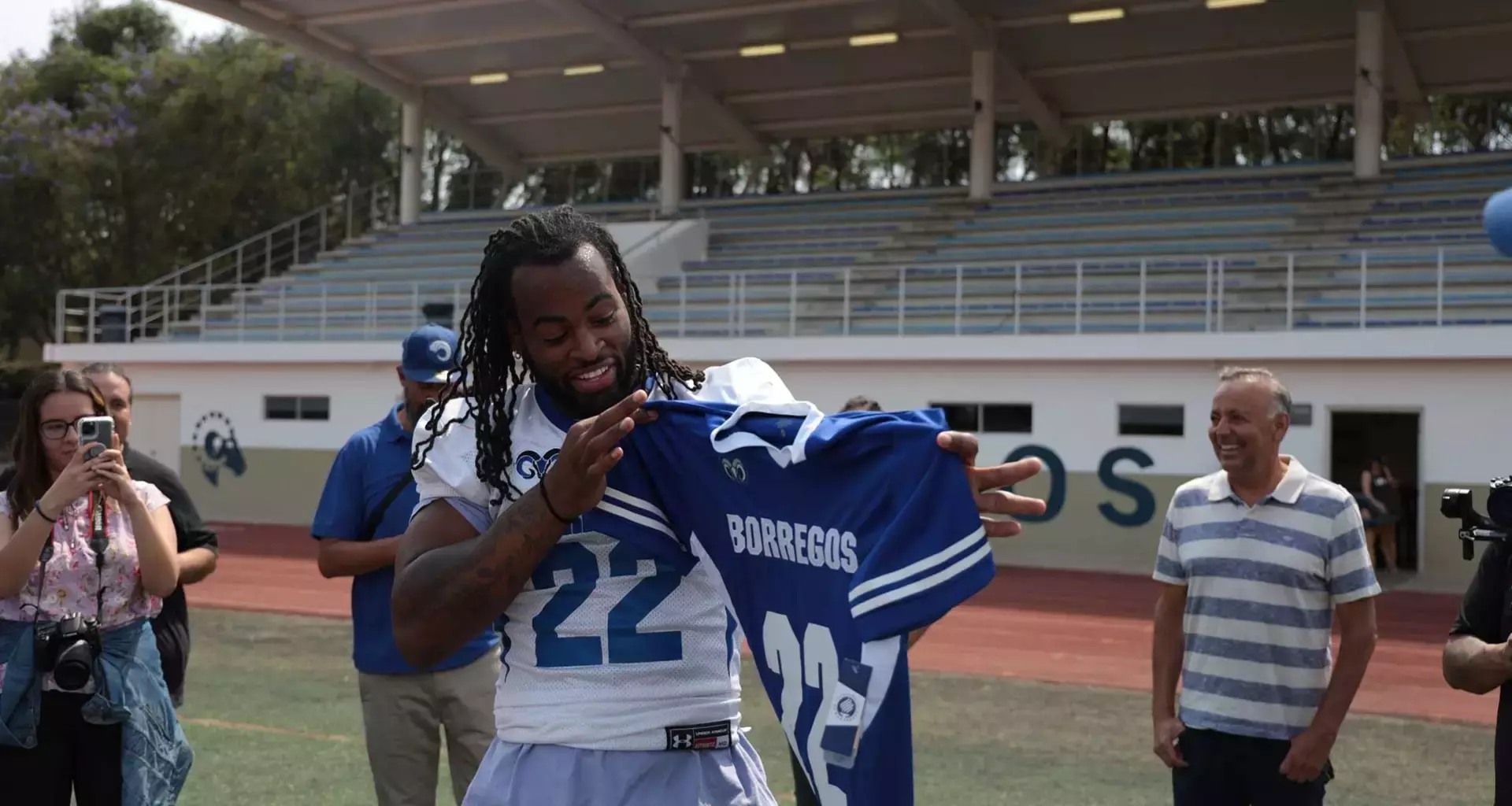 Jugador de NFL, de Pittsburgh Steelers, visita el Tec Guadalajara.