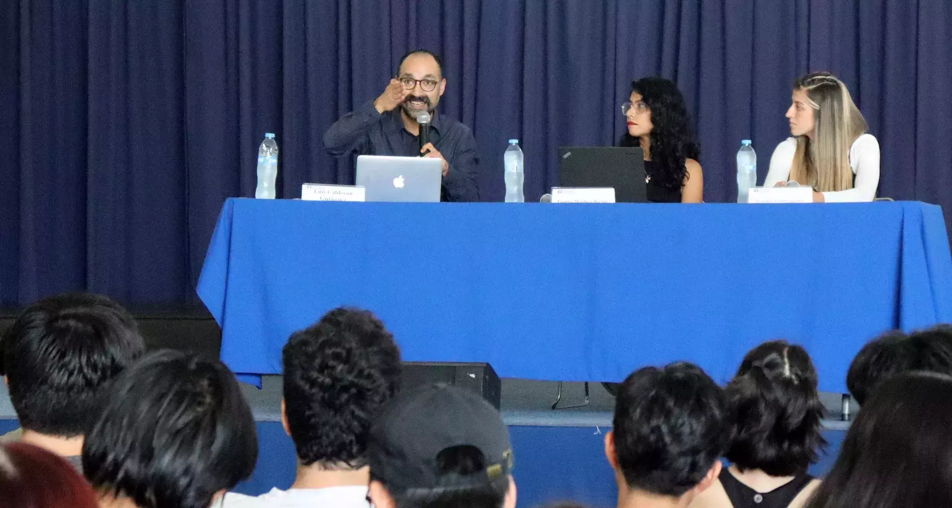 En el marco de la Copa Mundial Femenina de la FIFA 2023, y con el objetivo de visibilizar las brechas de género en el fútbol femenil, el Centro de Escritura organizó un conversatorio con expertas en la temática. 