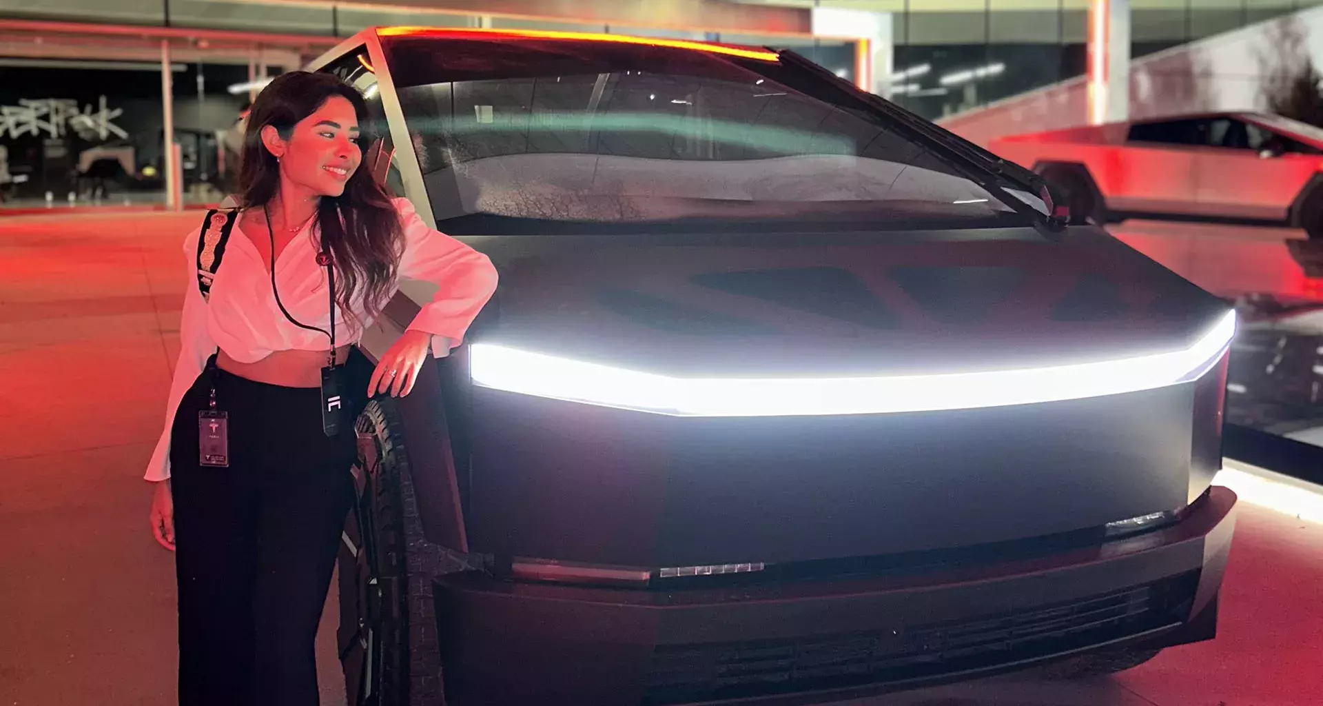 Cumple su sueño profesional ¡en Tesla!