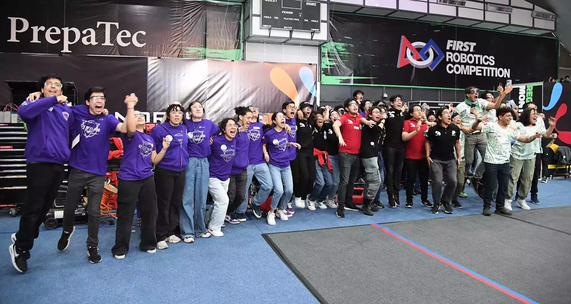 Ganadores de FIRST Robotics Competition en su regional Monterrey: Overture, ROULT-Peñoles y Buluk.