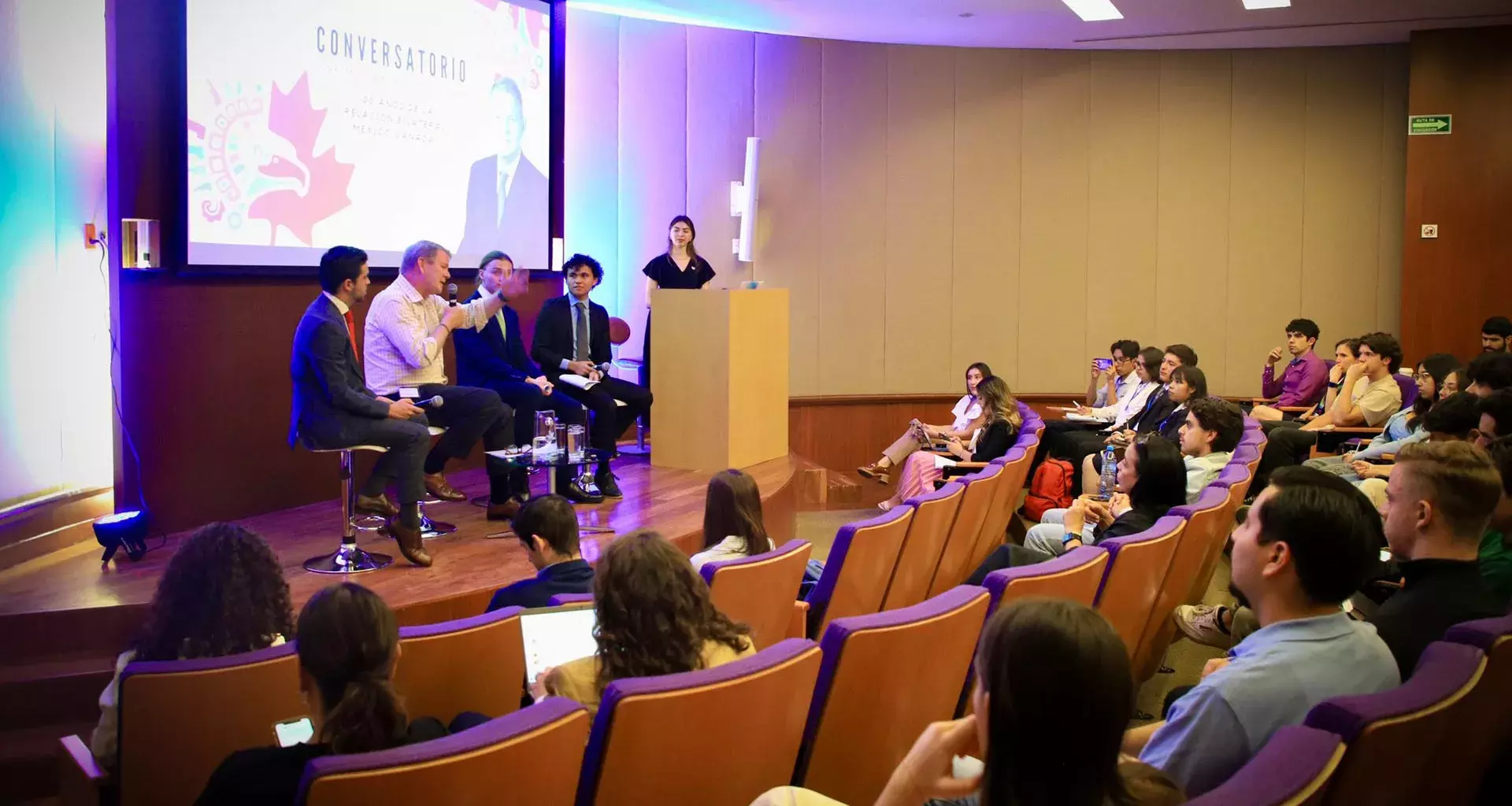 Embajador canadiense conversó con estudiantes de CSF sobre el futuro de la relación México-Canadá.