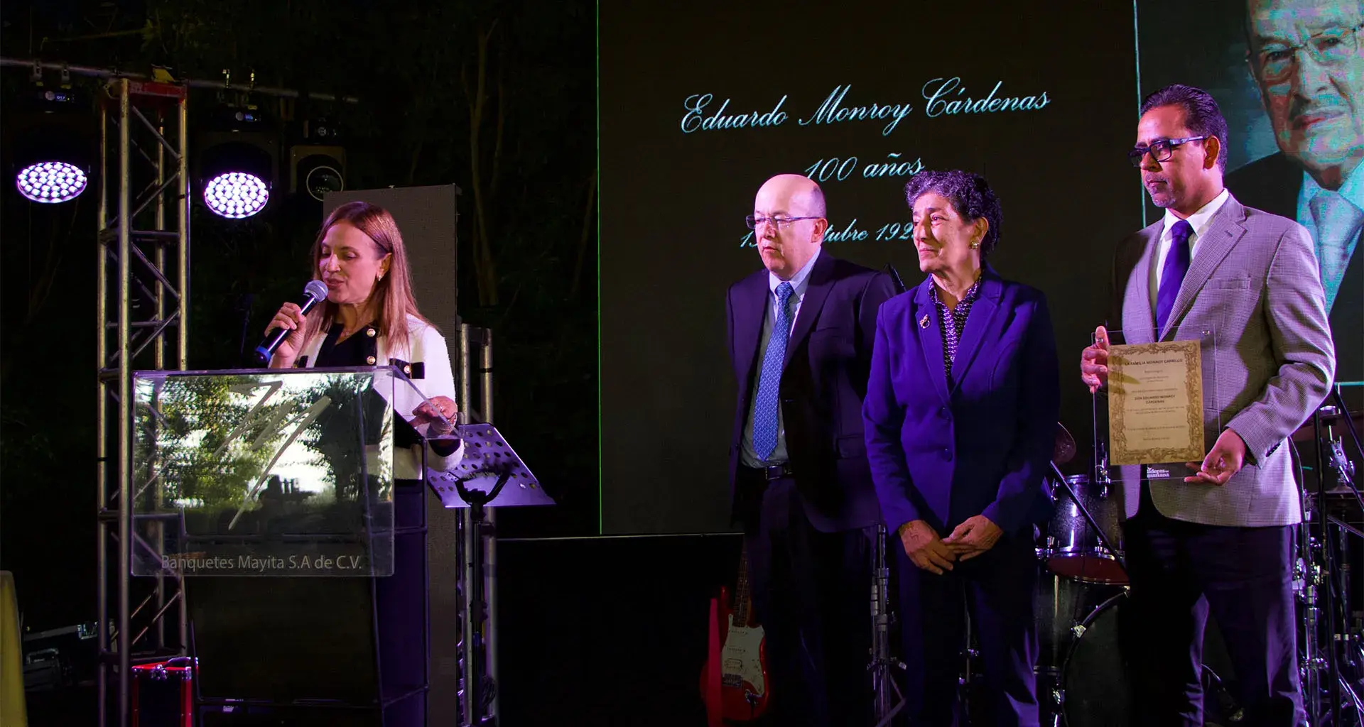 Nueva beca perpetua celebra el legado del fundador de Tec Toluca