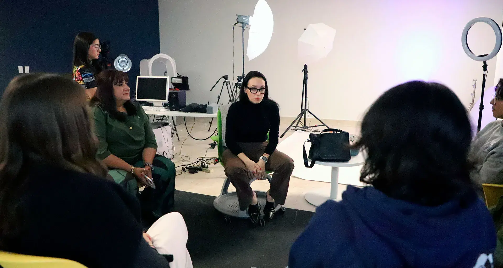Decana de la Escuela de Humanidades y Educación charla con futuros estudiantes del Tec de Monterrey campus Laguna