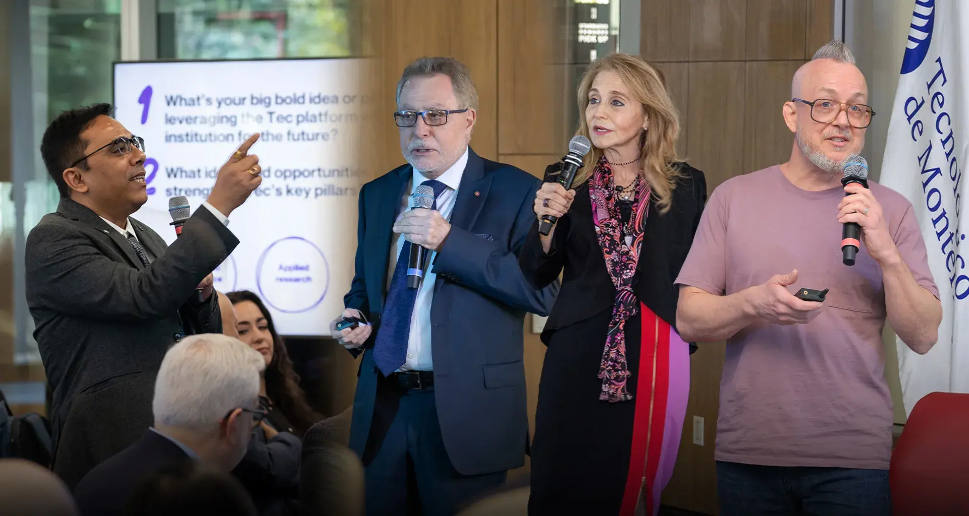 Profesores de Faculty of Excellence presentan sus proyectos de investigación.