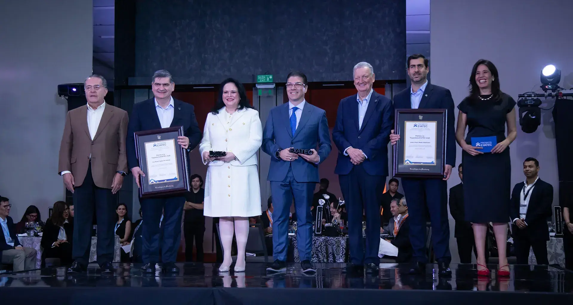 Eva Trujillo y Javier Reyes reciben el Premio Mérito EXATEC