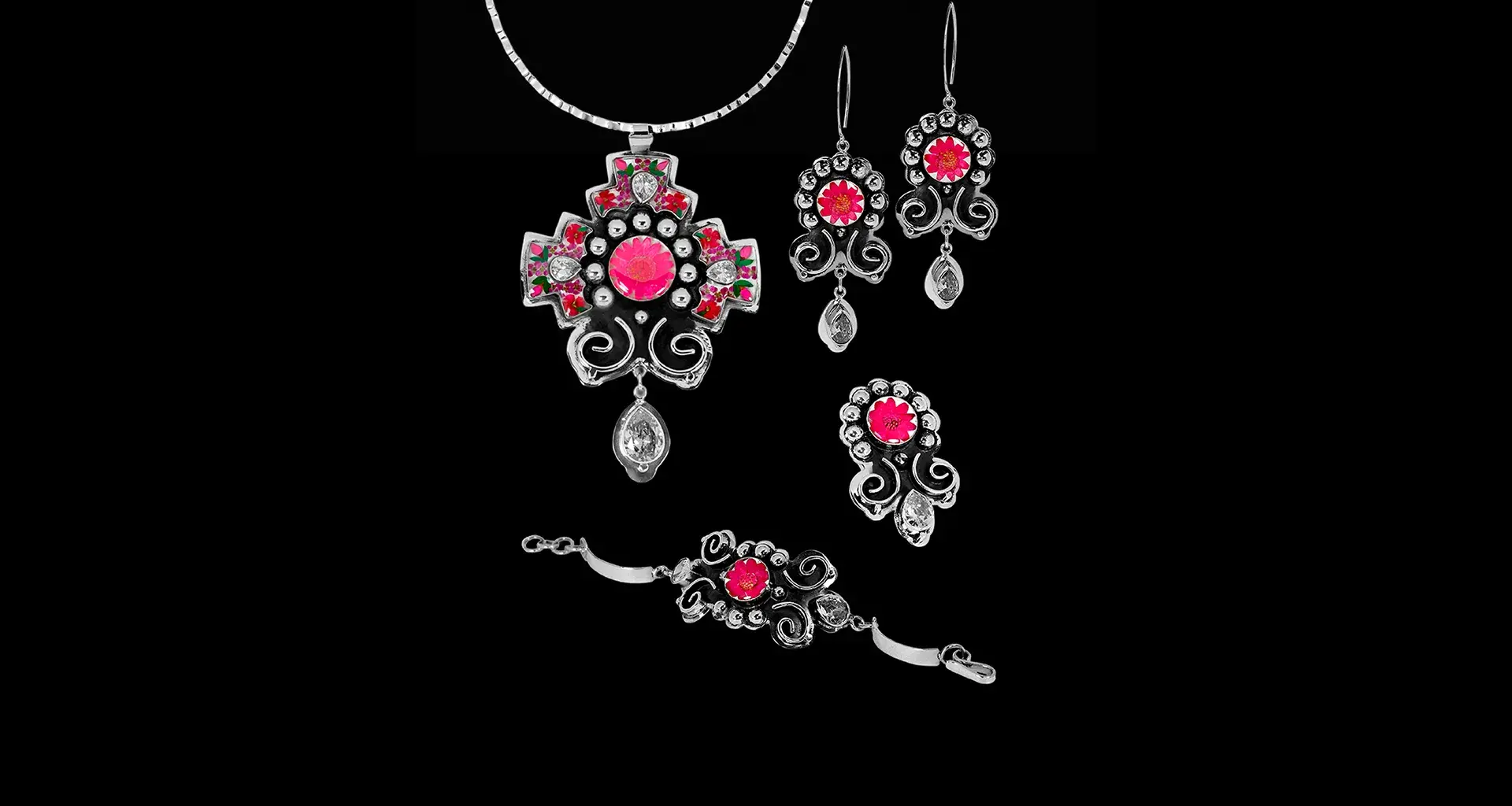 Joyas que narran México: diseñador Tec deslumbra en Hong Kong