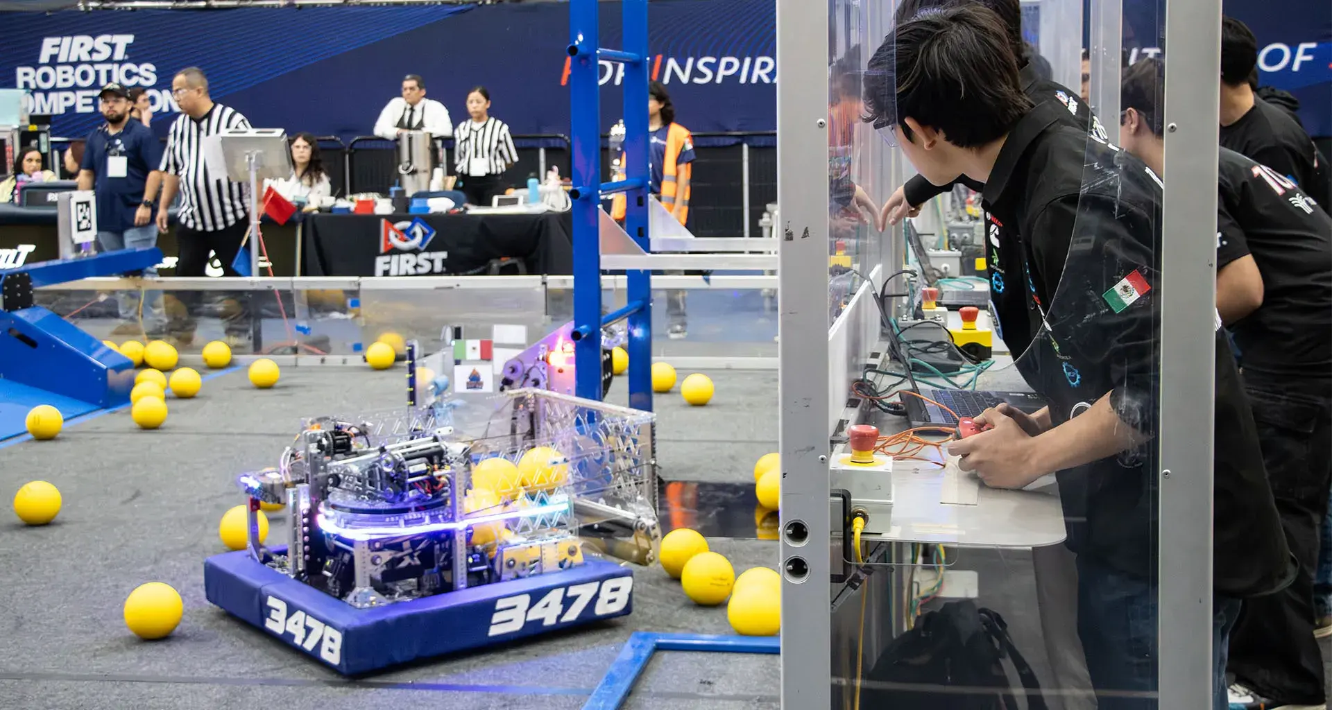 Lambot 3478 en la cancha de FIRST en Monterrey
